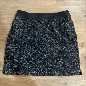 Small Adidas black and white golf skirt skort